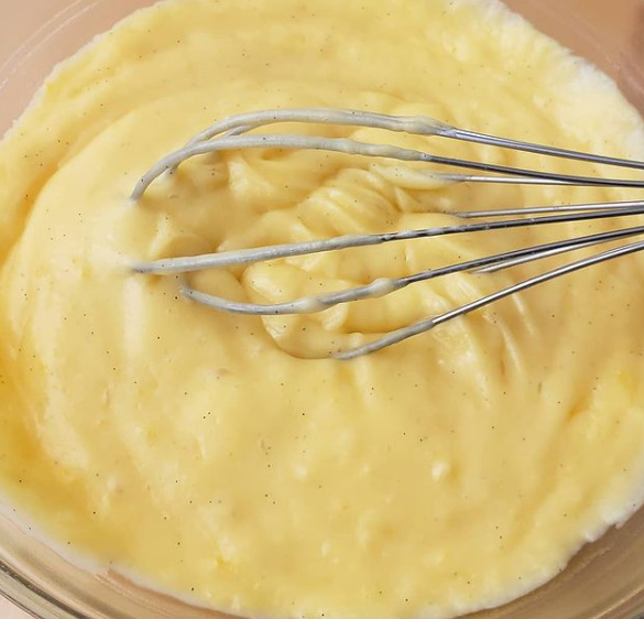 Görüntüsüyle Gözleri, Lezzetiyle Ağızları Tatlandıran Lezzet: Çilekli Tart Kek🍓🥧