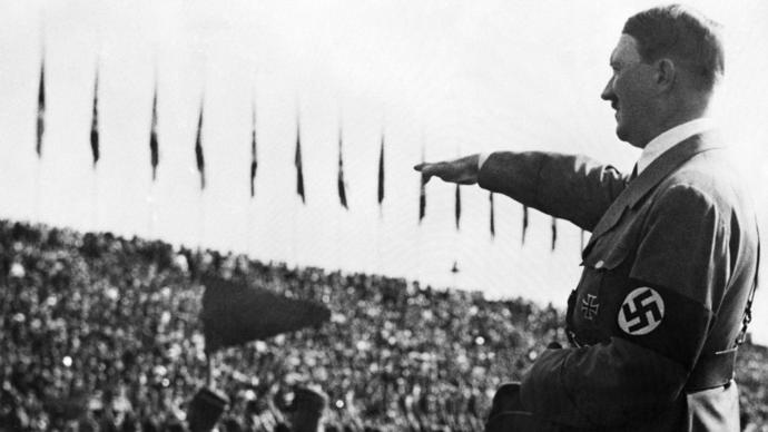 Bir Ressam, Asker, Ajan, Politikacı, Aşık, Sanatçı: Hitler ve II. Dünya Savaşı Üzerine!