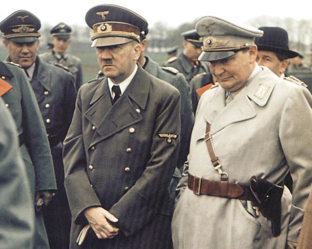 Bir Ressam, Asker, Ajan, Politikacı, Aşık, Sanatçı: Hitler ve II. Dünya Savaşı Üzerine!