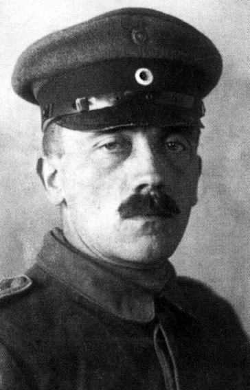 Bir Ressam, Asker, Ajan, Politikacı, Aşık, Sanatçı: Hitler ve II. Dünya Savaşı Üzerine!