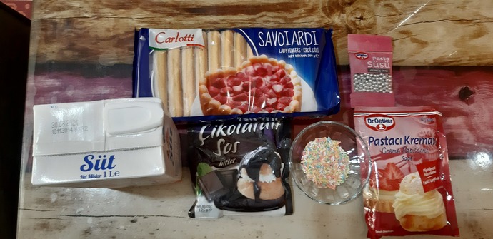 Ekler Pastanın En Pratik Halini Sizlerle Buluşturuyorum: Kedidili Ekler Pasta Nasıl Yapılır?