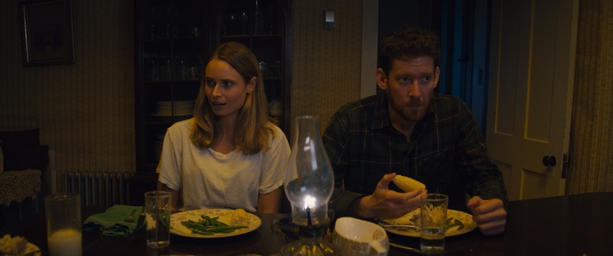 Yollarını Kaybeden Sevgili Çiftin Yaşadığı Bir Dizi Olaylar: Honeydew