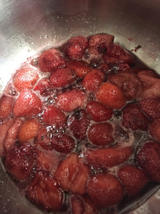 Farklı Sunumla Unsuz, Çilekli Cheesecake Tarifim!