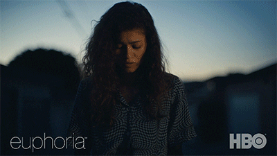 Reşit Olmayan Bir Çocuğun Hayatı Ne Kadar Uygunsuz Olabilir? Gerçek Eleştirilerimle Euphoria!