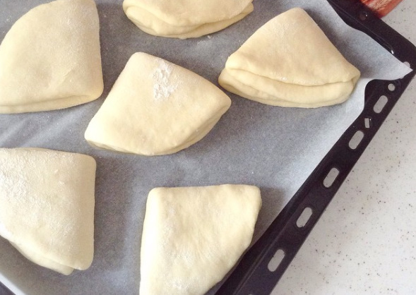 Bir Poğaçadan Daha Fazlası: Cepli Poğaça Tarifi 🥪