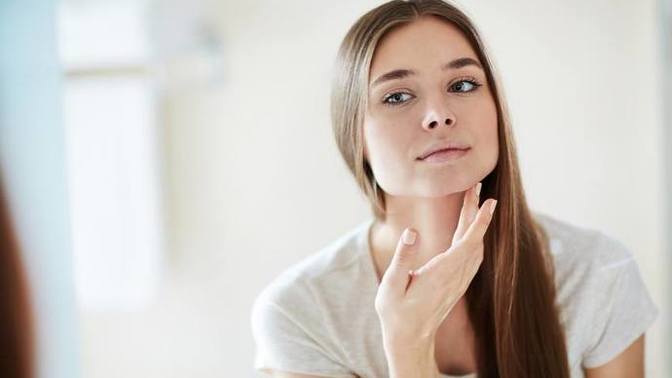 Yüzünüze Bunları Yapmayın! Sivilce Neden Olur, Nasıl Geçer?