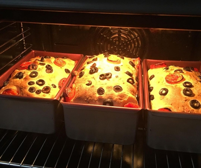 Pişerken Kokusu Tüm Evi Saran Bir Lezzet: Focaccia Ekmeği 🍞
