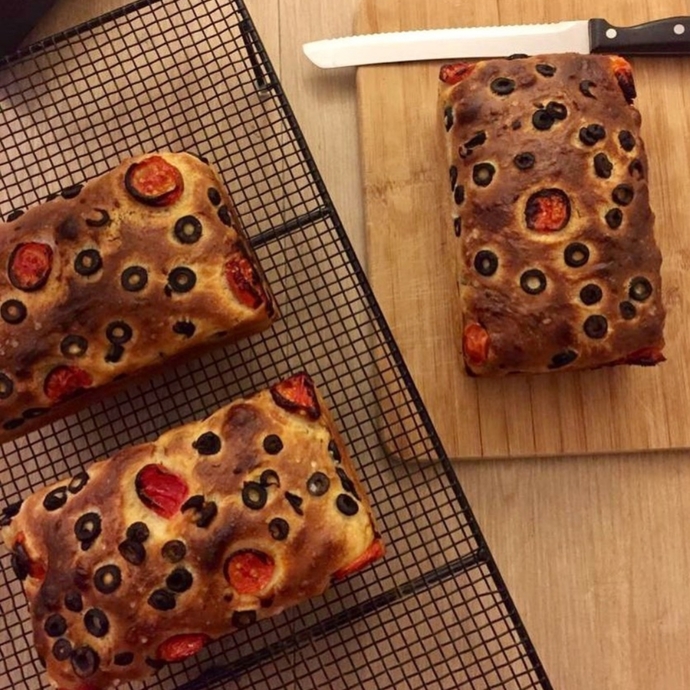 Pişerken Kokusu Tüm Evi Saran Bir Lezzet: Focaccia Ekmeği 🍞