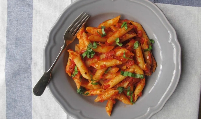 Penne Arrabiata acı sosuyla ağızları fena yakıyor..