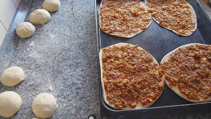 Sipariş Vermeye Son: Tavada Lahmacun Tarifi!