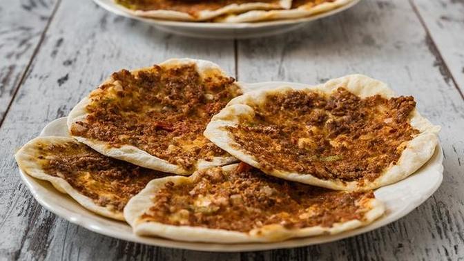 Sipariş Vermeye Son: Tavada Lahmacun Tarifi!