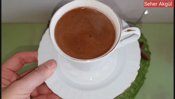Göbek Yağlarını Parçalayan, Kilo Verdiren Tarçınlı Kahve!