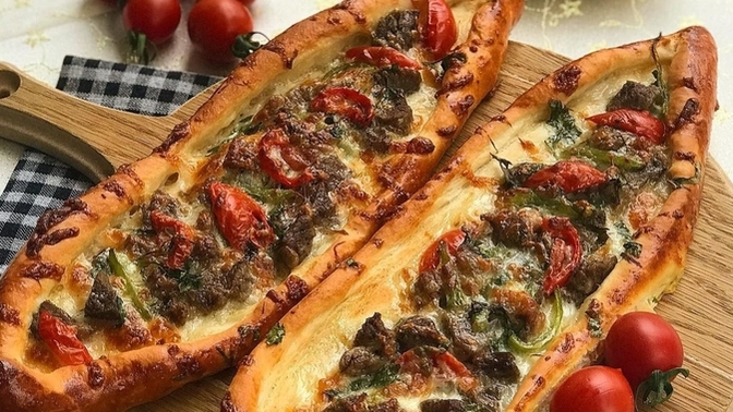 Gerçek Fırın Pidesine Meydan Okuyan Lezzet: Kaşarlı Kıymalı Pide Tarifi