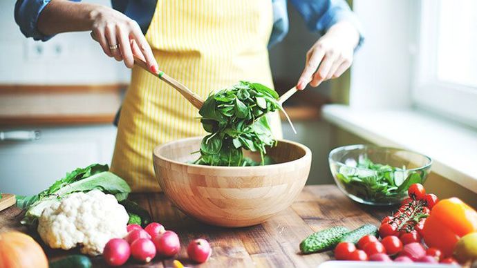 Formunu Korumak İsteyenlere: Farklı, Diyet Dostu ve Doyurucu Salata Tarifleri!