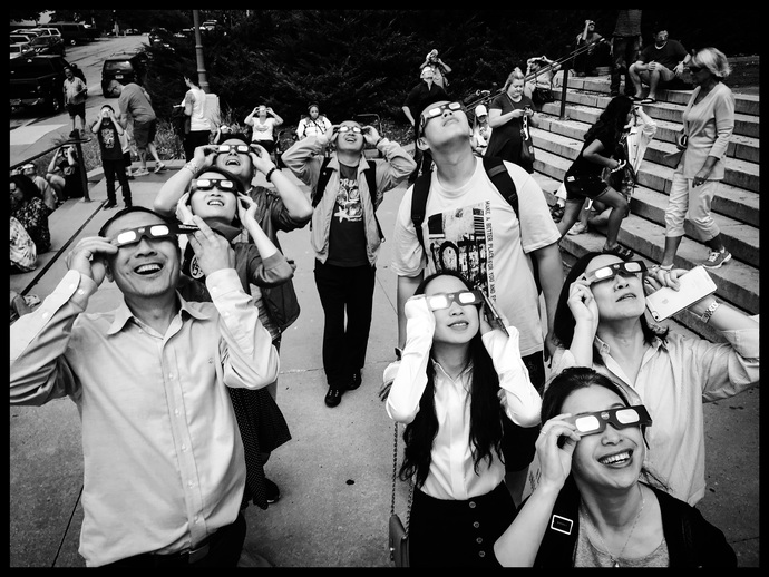 Solar eclipse glasses