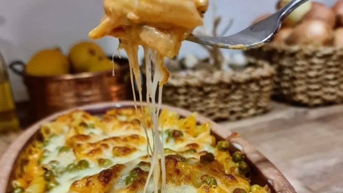 Normal Makarnalardan Sıkılanlara Özel: Güveçte Soslu Makarna Tarifi