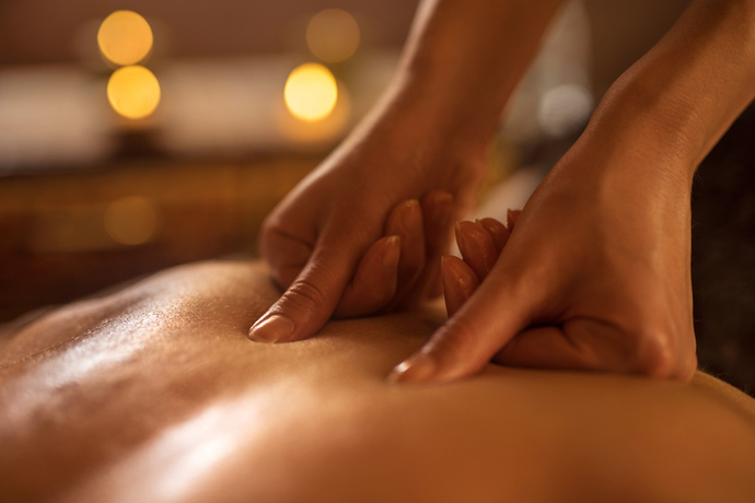 Sizi Göz Çevrenizdeki Kırışıklıklardan Kurtaracak Bir Japon Masajı: Shiatsu