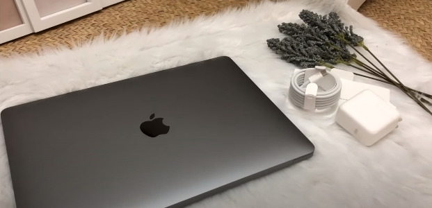 Bu Laptopa Hayran Kalacaksınız: Birlikte M1 MacBook İnceleyelim!