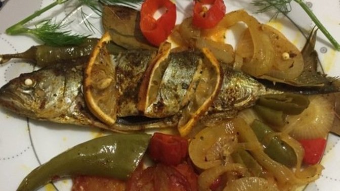 Lezzetli Balığın Sırrı: Fırında Özel Soslu Tereyağlı Levrek Tarifi!