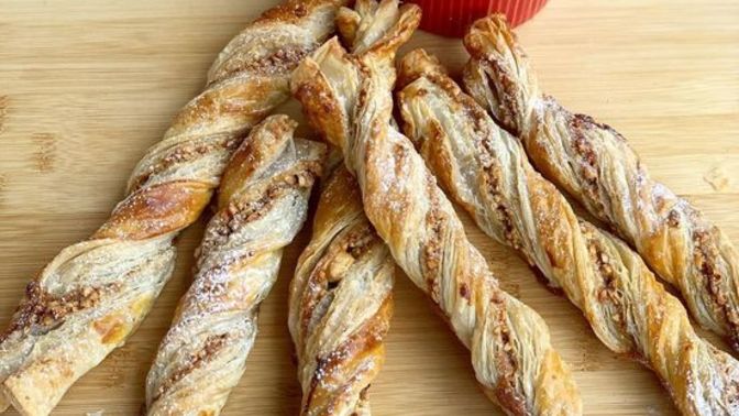 Kahvenizin Yanına Pratik Bir Atıştırmalık Milföy Çıtırları