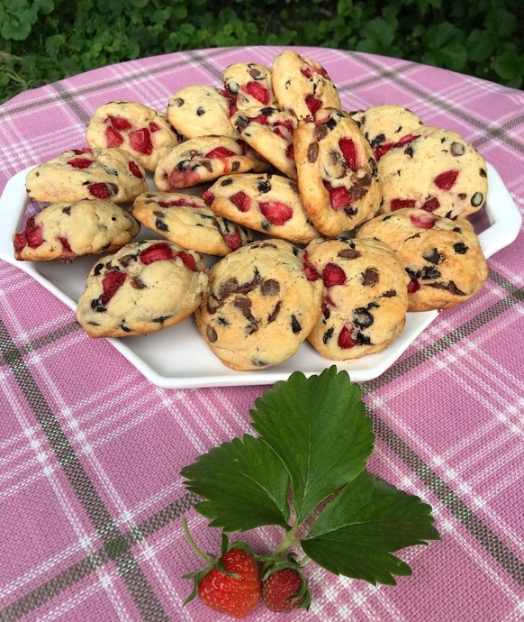 Dışı Kıtır Kıtır, İçi Yumuş Yumuş: Çikolata Parçalı, Çilekli Kurabiye🍪🍓