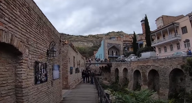 Bir Gün, Bir Ülke, İki Şehir: Gürcistan/Batum ve Tiflis!