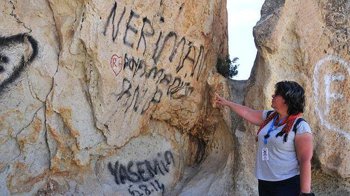 UNESCO Dünya Mirası Peri Bacalarında Sprey Boyalı Rezalet! İnsanlığımızın Hali Ne Olacak Böyle?