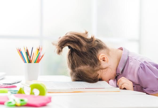 Ders Çalışırken Uyuya Kalma Sorununu Çözmenin Yolları