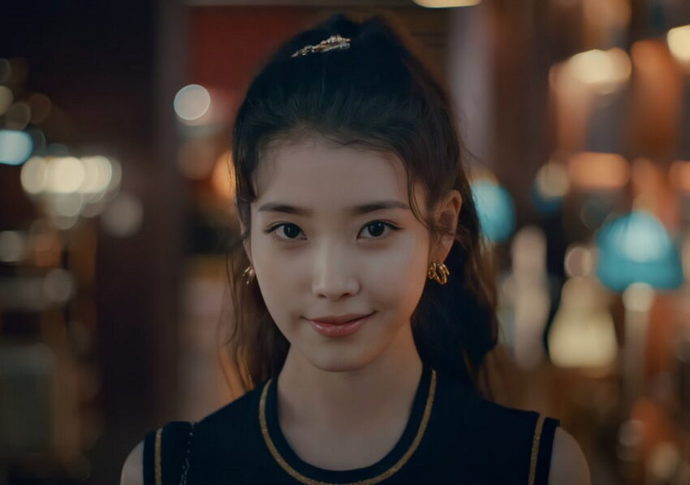 IU (bakın hoş olmadığı için desim bile bulamadım)
