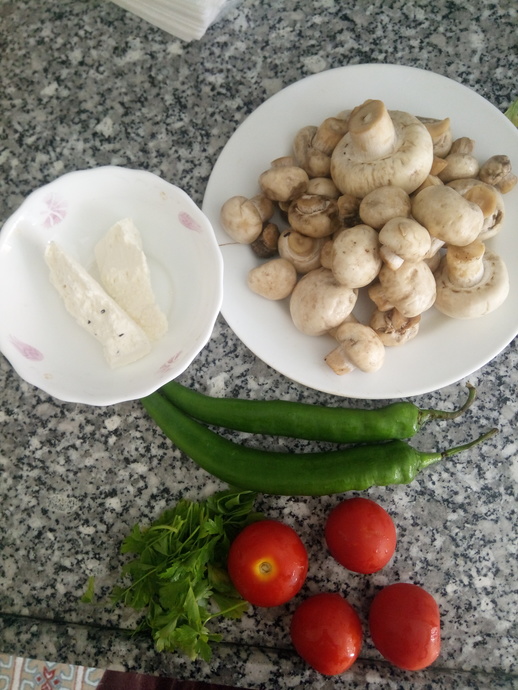 Farklı Bir Tarif İsteyenlere: Mantarlı Börek 🍄