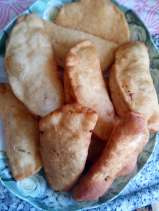 Kahvaltının Vazgeçilmezi Olacak: Pofuduk Sütlü Börek Tarifi