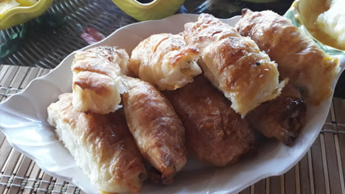 Kahvaltının Vazgeçilmezi Olacak: Pofuduk Sütlü Börek Tarifi