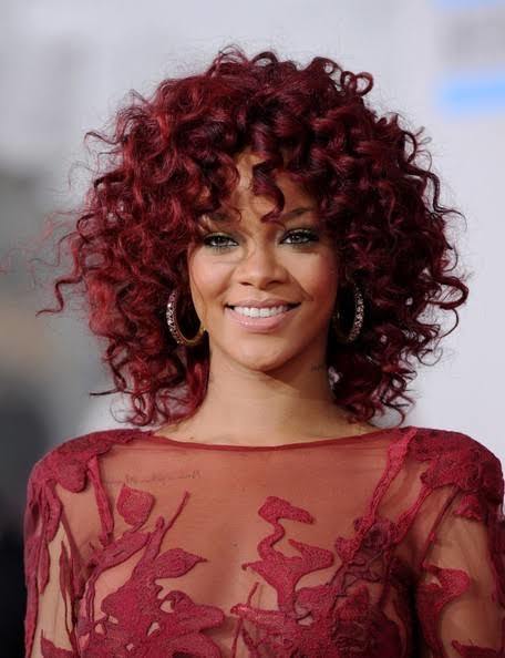 Rihanna ve Değişen Saç Evrimi!