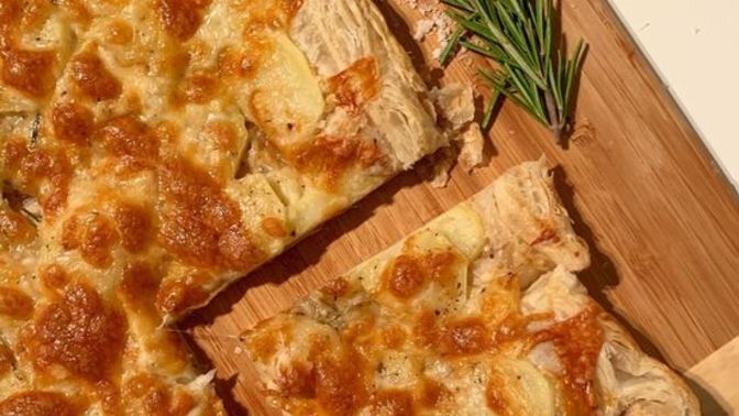 Hafta Sonu Kahvaltısı İçin Harika Bir Lezzet: Patatesli Milföy Tart Tarifi