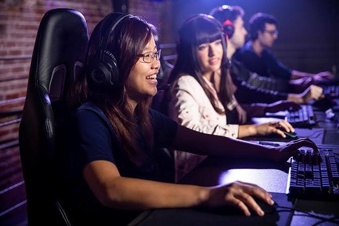 Gamer Kadınlara Merak Ettiklerimizi Sordum: Ben Sordum, Onlar Cevapladı!