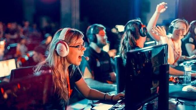Gamer Kadınlara Merak Ettiklerimizi Sordum: Ben Sordum, Onlar Cevapladı!