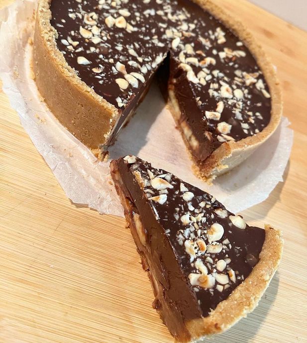 Yedikçe Yediren, Pratik Çikolatalı Ve Muzlu Tart Tarifi