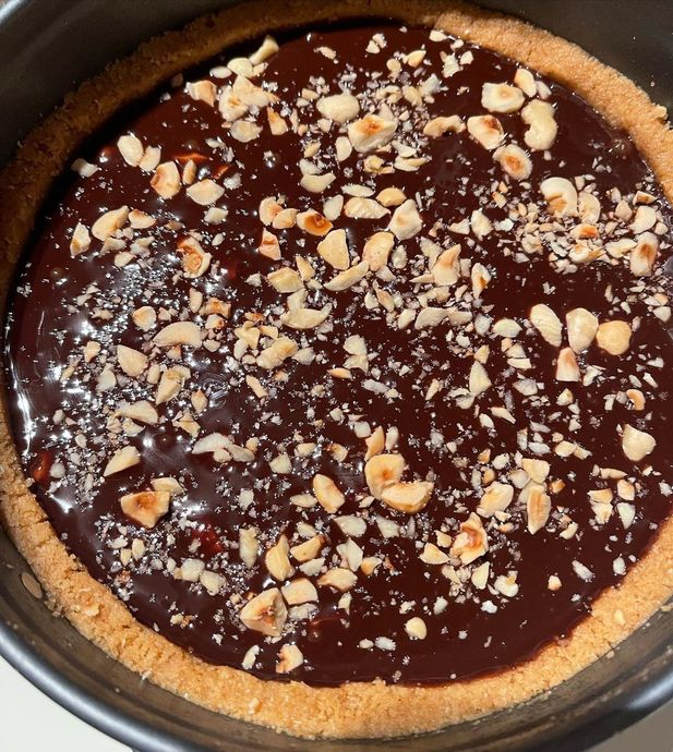Yedikçe Yediren, Pratik Çikolatalı Ve Muzlu Tart Tarifi