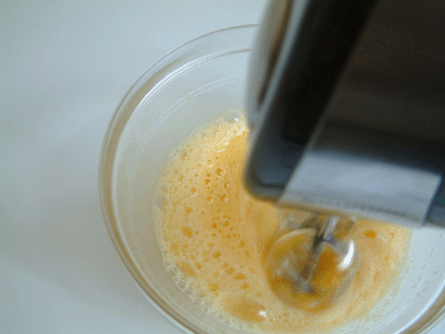 Waffle Makinem Yok Diyenlere: Tost Makinesinde Waffle Tarifi!