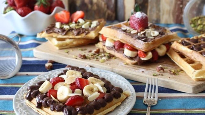 Waffle Makinem Yok Diyenlere: Tost Makinesinde Waffle Tarifi!