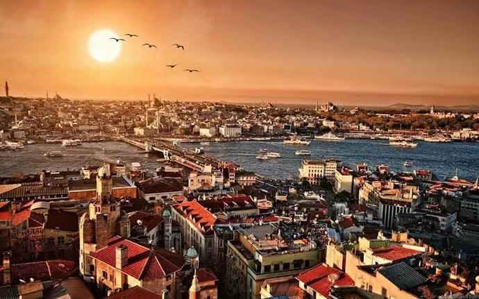 Motorlu Kurye Olmayı Düşünmek için Mükemmel Beş Neden!