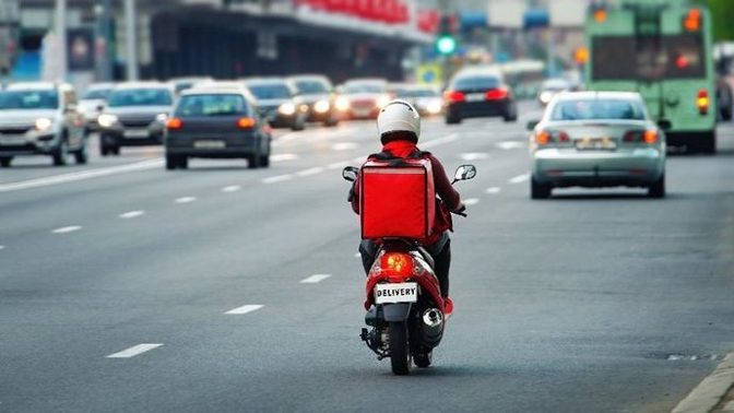 Motorlu Kurye Olmayı Düşünmek için Mükemmel Beş Neden!
