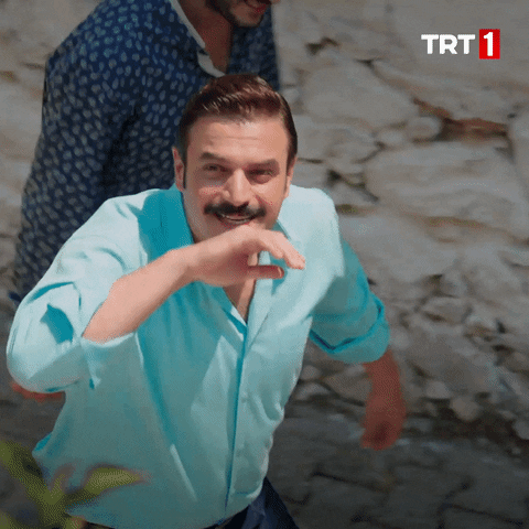Kalabalıklarda mesafeyi koruyalım.