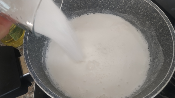 Mayhoş Tadıyla Sizi Büyüleyecek Bir Tarif: Limonlu Sütlaç