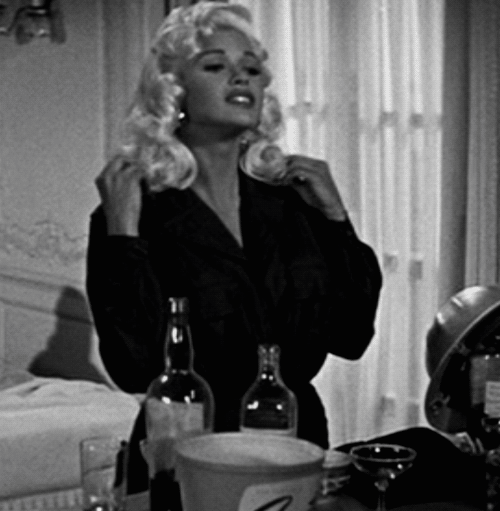 Erkeklerin Korkulu Rüyası Femme Fatale Kadınların Özellikleri Nelerdir?