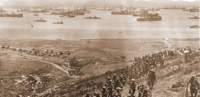 Sırf Çanakkale Cephesinde hemen hemen yarım milyon kişi ölmüştür.