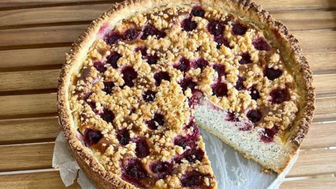 Ağızda Çıtırdayan Haşhaşları, Damağı Çatlatan İpeksi Kreması ile Frambuazlı Cheesecake