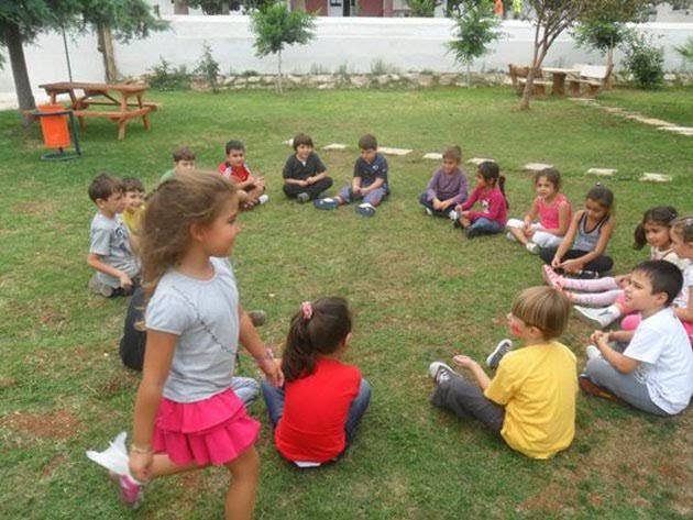 Mendil düşürmece (Yağ satarım bal satarım)