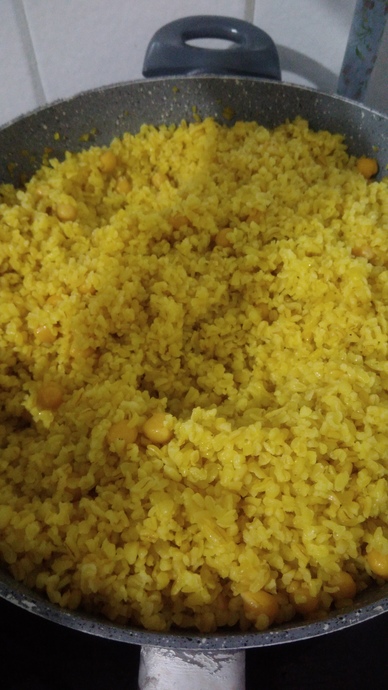 Şefin Yeni Buluşu: Kaymaklı, Zerdeçallı, Nohutlu Bulgur Pilavı