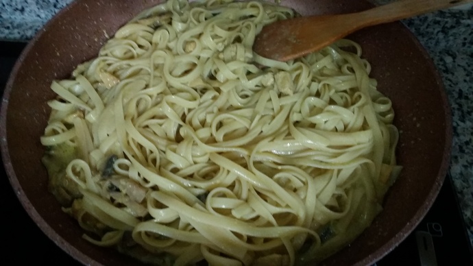 Alışılmış Tarifin Dışına Çıkalım! Mantarlı Tavuklu Körili Makarna Tarifi 🔪🍝
